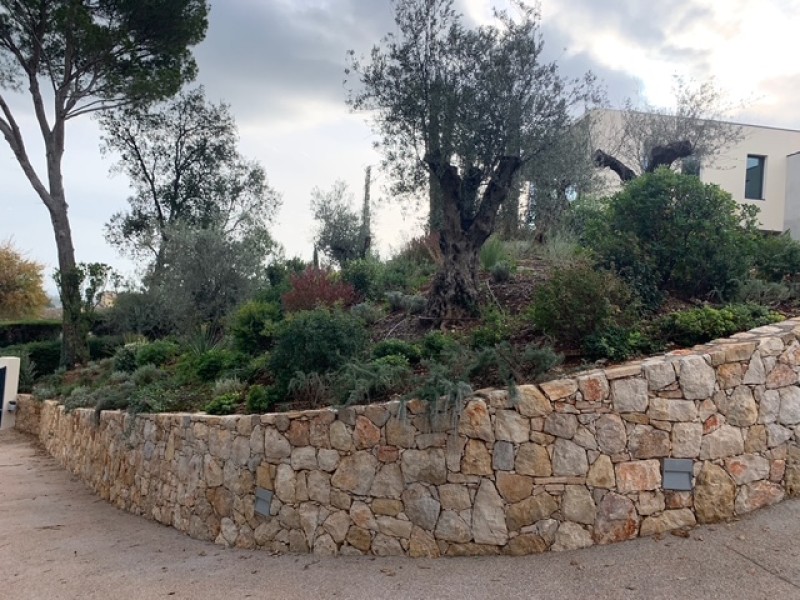 Mur en pierre à Menton